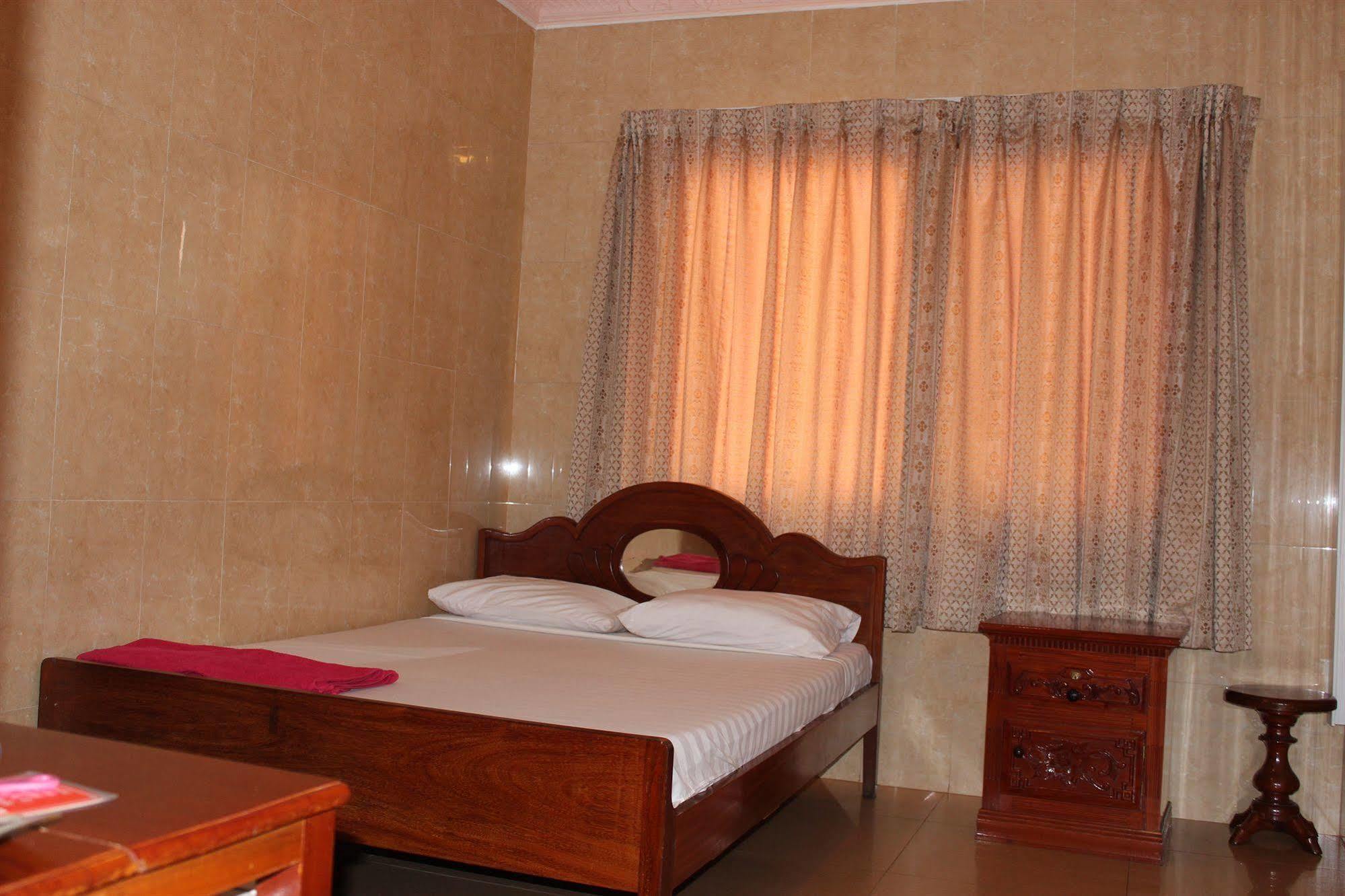 Lucky 1 Guesthouse Phnom Penh Ngoại thất bức ảnh