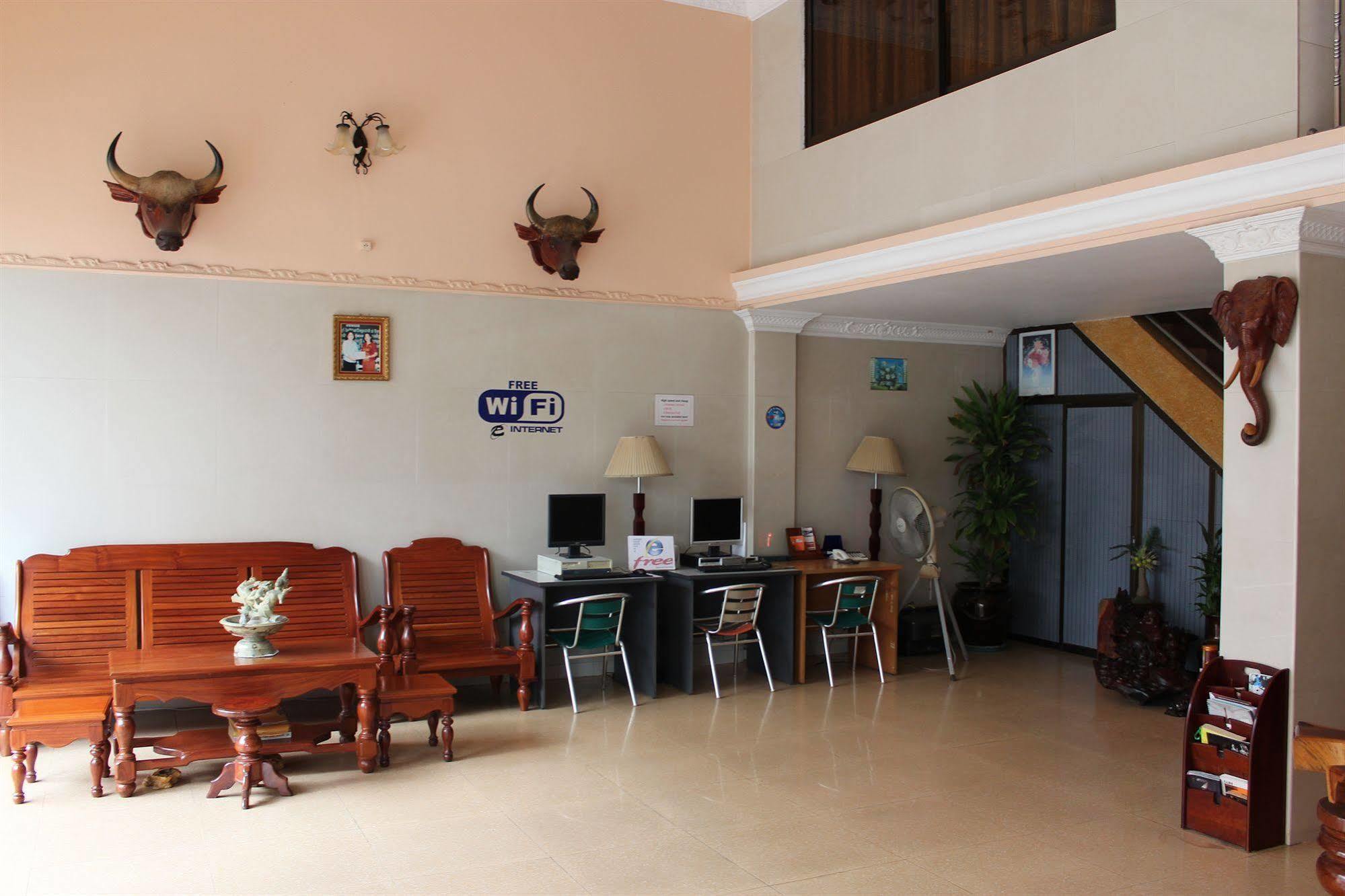Lucky 1 Guesthouse Phnom Penh Ngoại thất bức ảnh