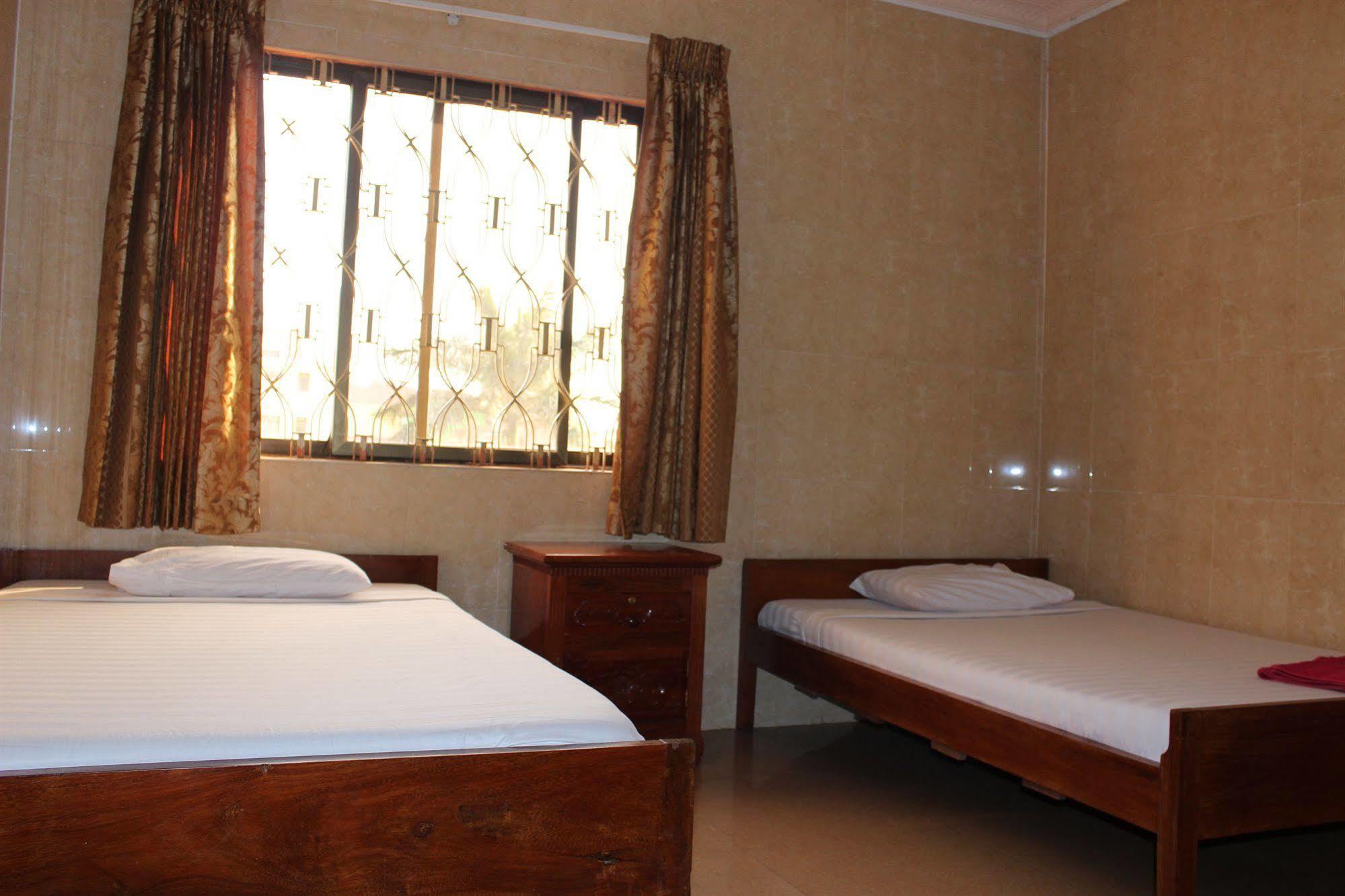 Lucky 1 Guesthouse Phnom Penh Ngoại thất bức ảnh