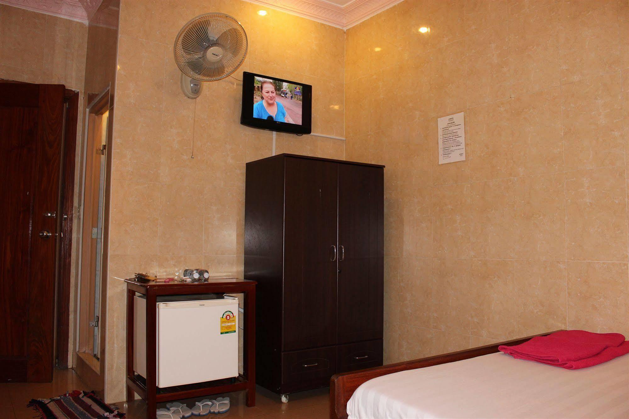 Lucky 1 Guesthouse Phnom Penh Ngoại thất bức ảnh